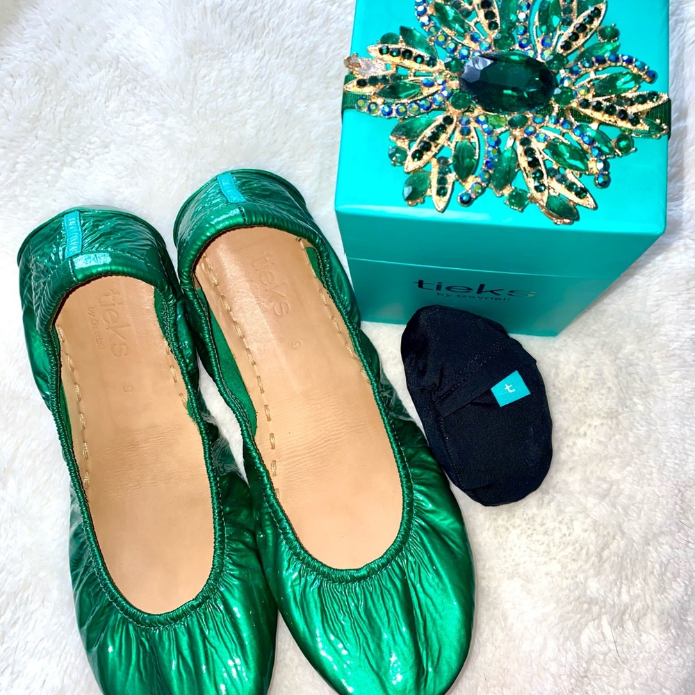 💚 Emerald Patent Tieks 💚